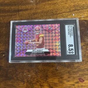 2024 Panini Mosaic - NFL Debut Jayden Daniels #272 Camo Pink Prizm (RC)‎ SGC 9